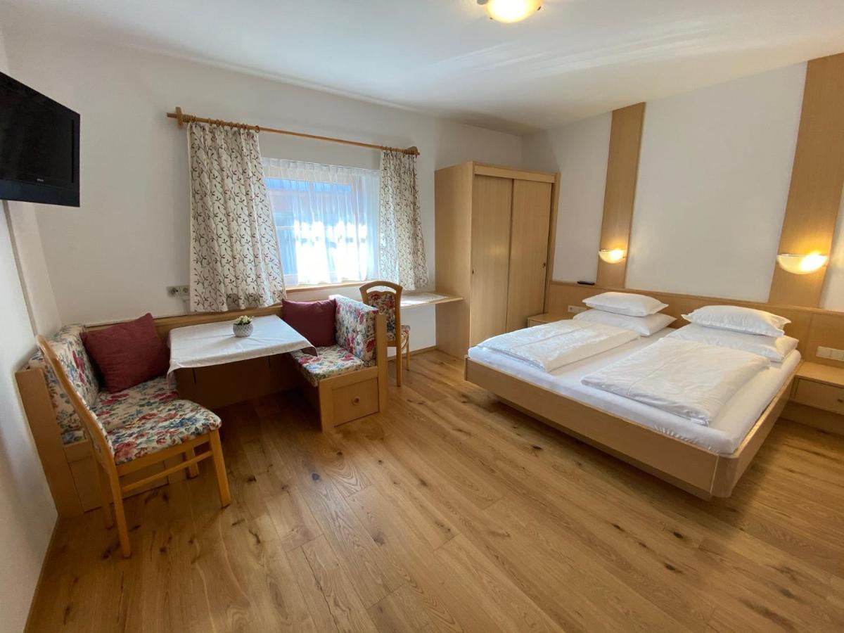 Lindnerhof Urlaub Am Bauernhof Hotel San Lorenzo di Sebato Bagian luar foto