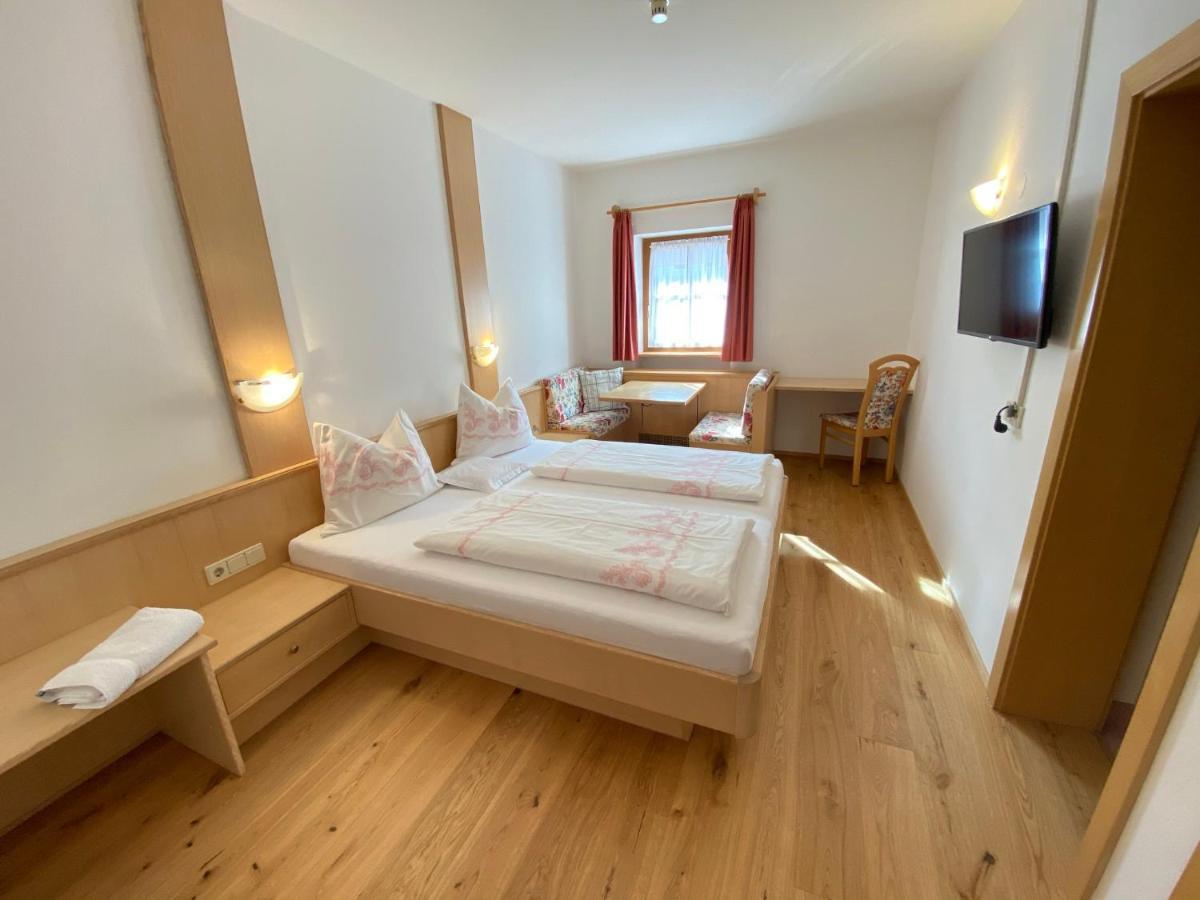 Lindnerhof Urlaub Am Bauernhof Hotel San Lorenzo di Sebato Bagian luar foto