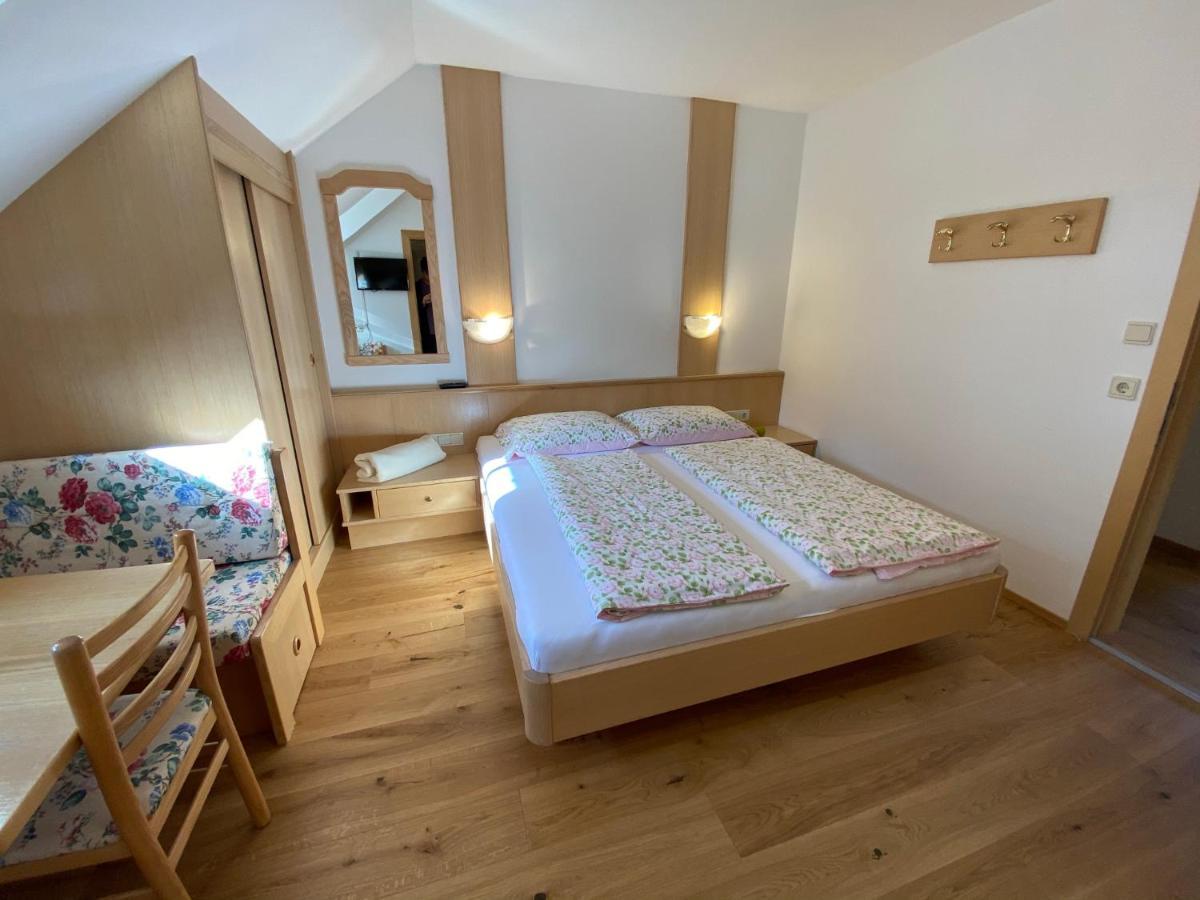 Lindnerhof Urlaub Am Bauernhof Hotel San Lorenzo di Sebato Bagian luar foto