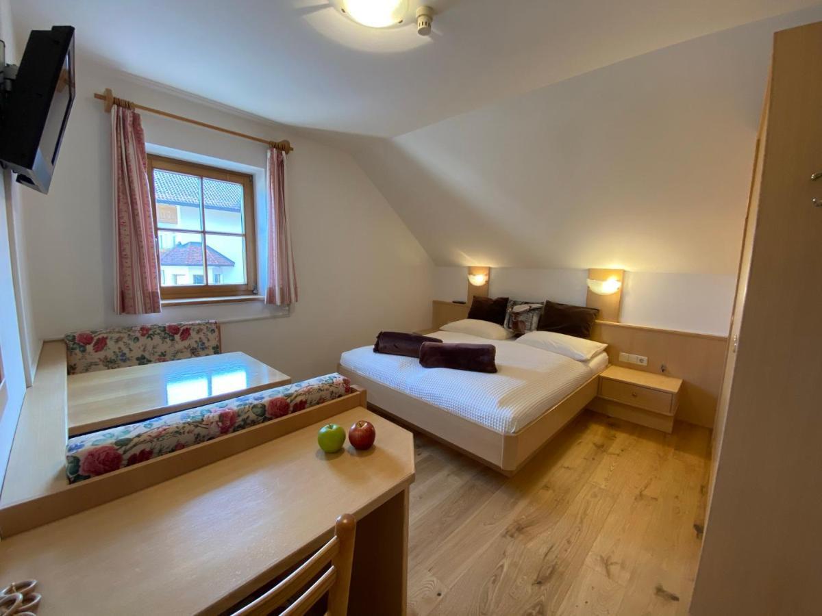 Lindnerhof Urlaub Am Bauernhof Hotel San Lorenzo di Sebato Bagian luar foto